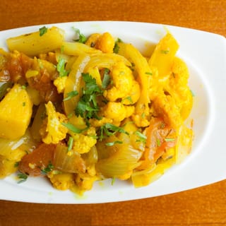 Aloo Gobi (Cauliflower & Potato)
